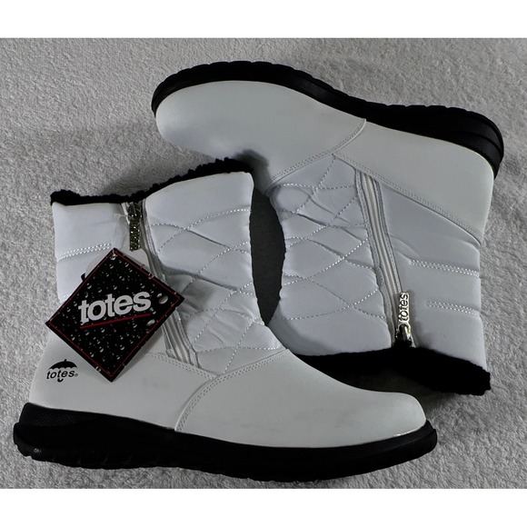 Totes White Quilted Booties Barbie White 11M New W/O Box Black Fleece & Soles - Picture 1 of 4